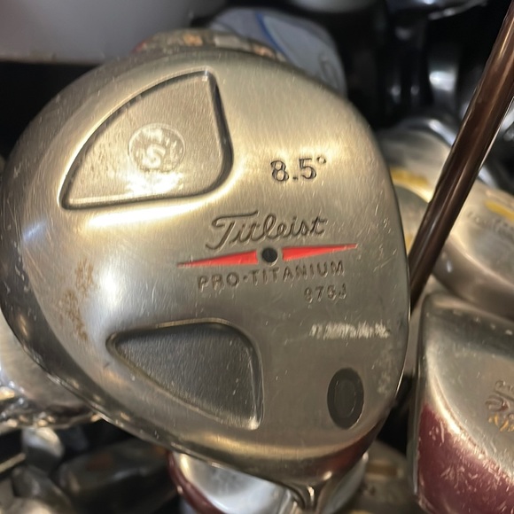 Titleist Mens Golf Set 8 Pc. 
In right hand - Picture 4 of 15